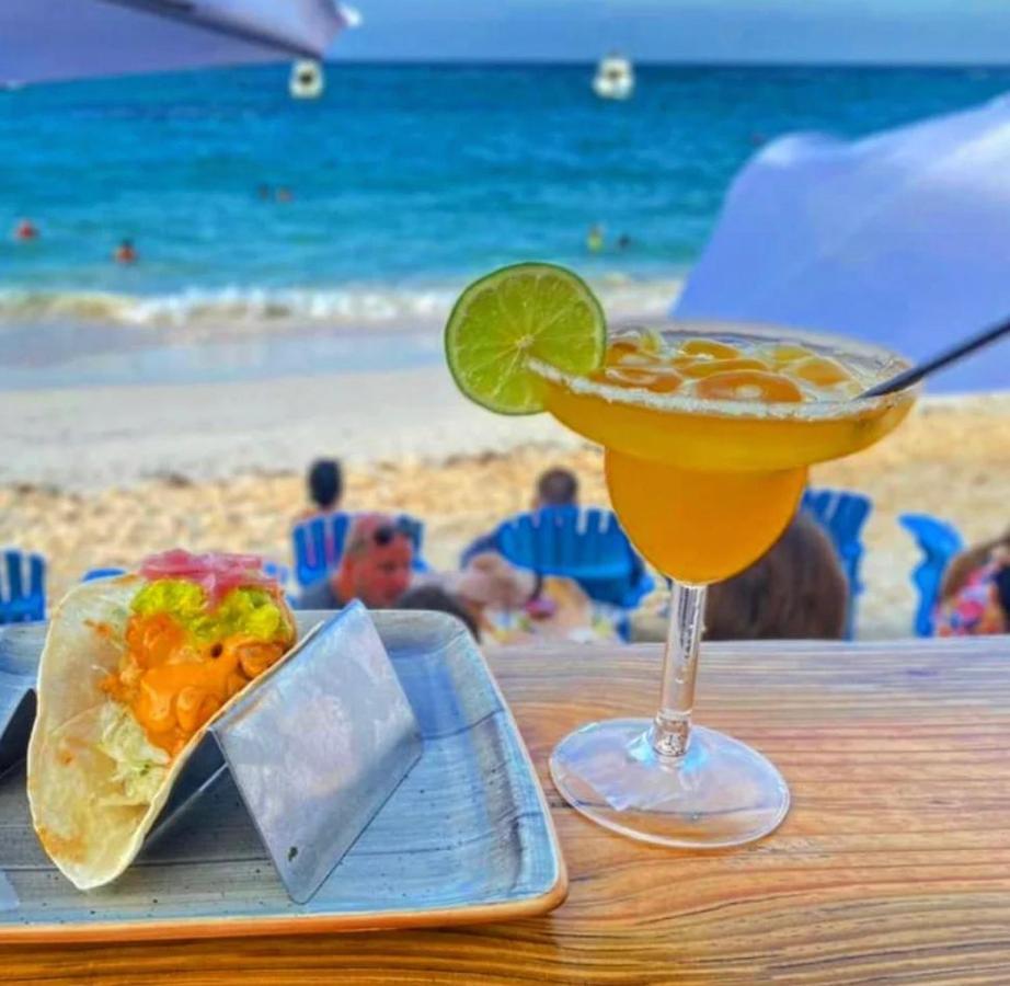 Los Corales Villas And Suites - Beach Club, Spa, Restaurants ปุนตากานา ภายนอก รูปภาพ