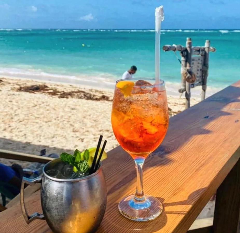 Los Corales Villas And Suites - Beach Club, Spa, Restaurants ปุนตากานา ภายนอก รูปภาพ